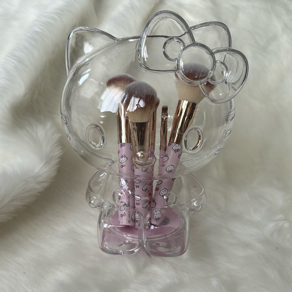 Hello Kitty impressions brush gift set